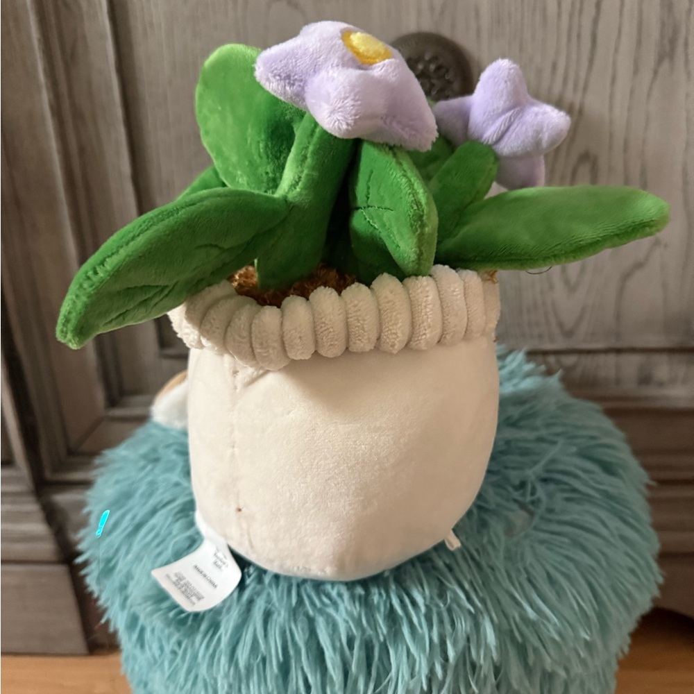 Plush Flower Pot with Green Leaves - Picture 4 of 4